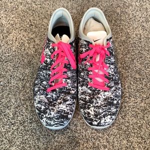Nike free TR6 size 9